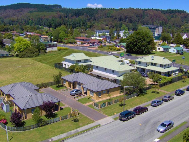 Birchwood Spa Motel image