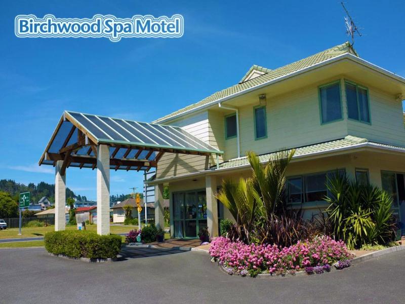 Birchwood Spa Motel image