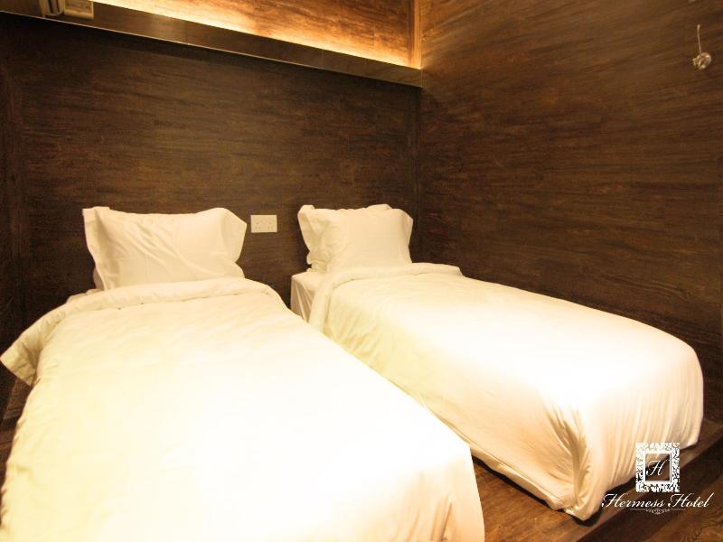 Hermess Hotel image