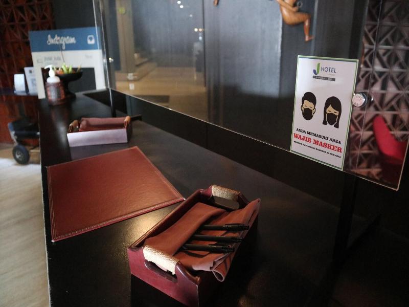 J Hotel Kuta image