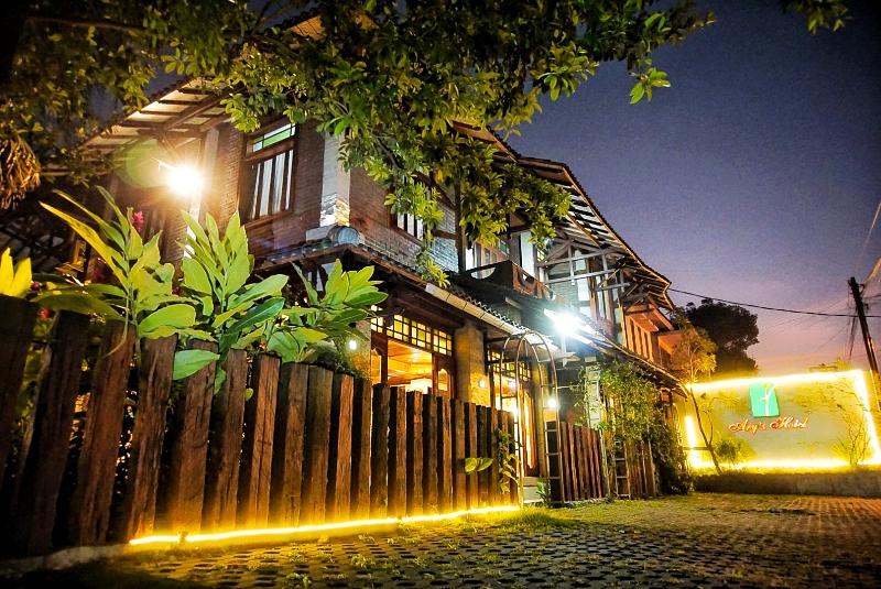 Wisma Ary'S image