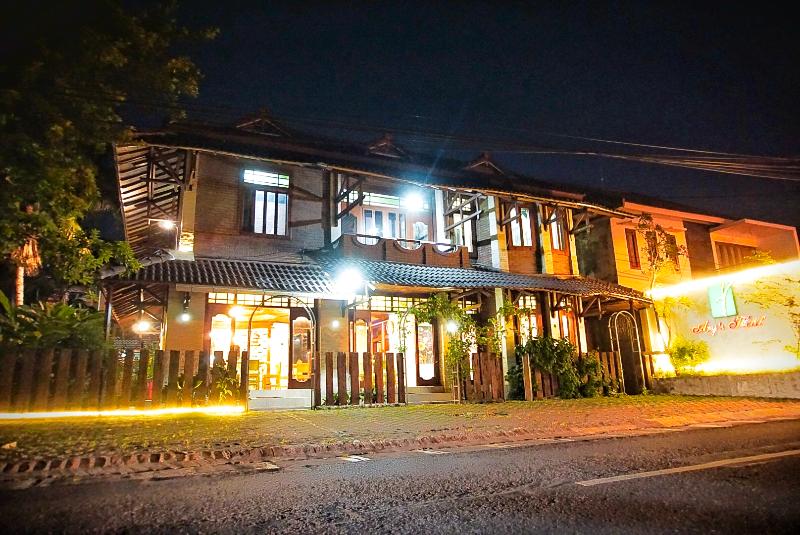 Wisma Ary'S — general view