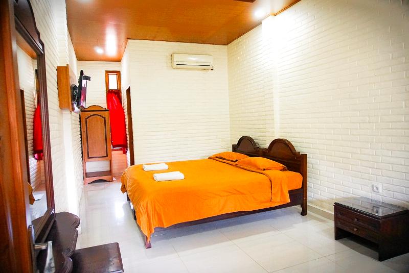 Wisma Ary'S image