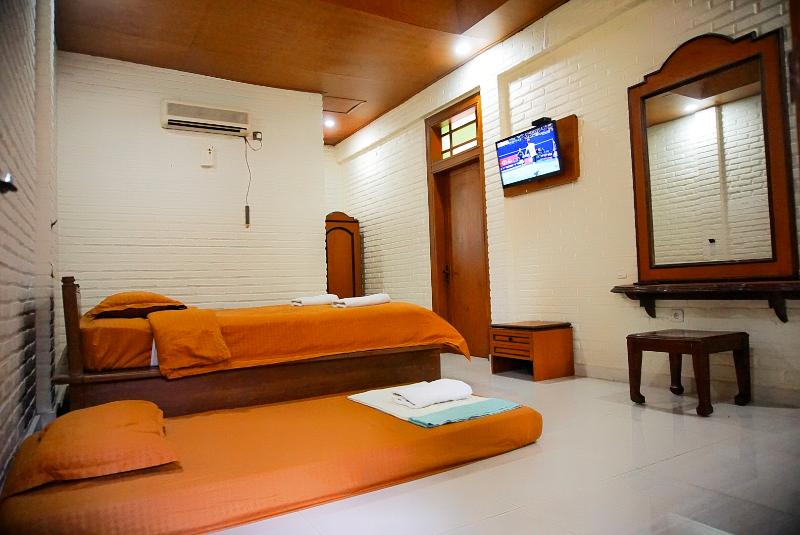 Wisma Ary'S image