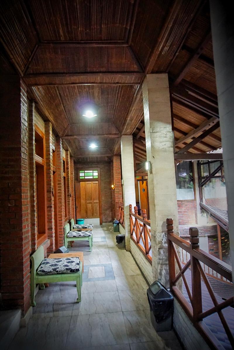 Wisma Ary'S image