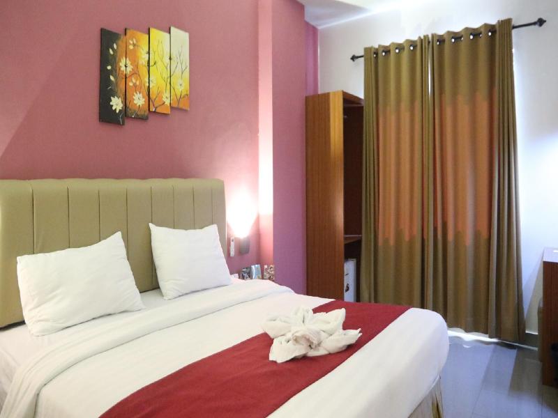 Garuda Hotel image