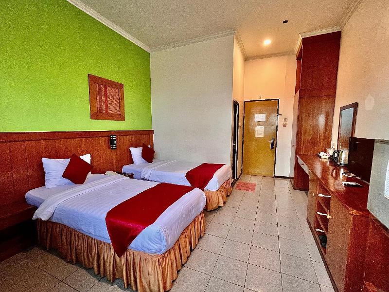Garuda Hotel image