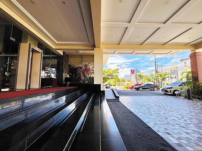 Manado Quality Hotel image
