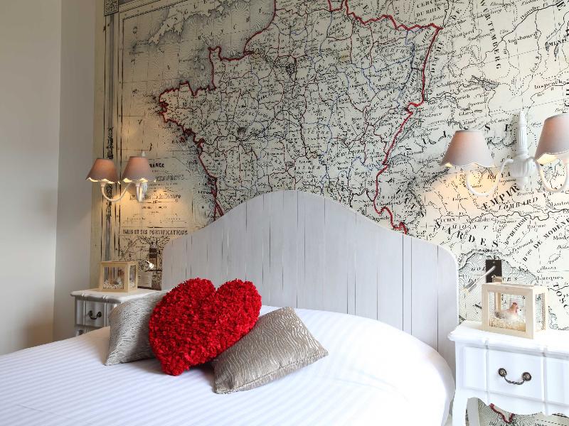 Hotel La Croix Blanche Fontevraud image