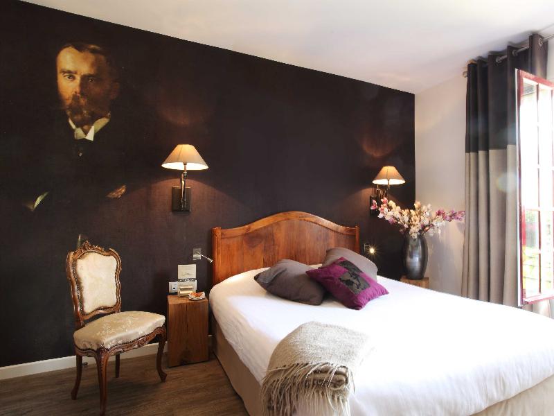 Hotel La Croix Blanche Fontevraud image