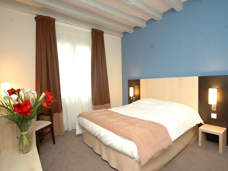 Hotel La Croix Blanche Fontevraud image