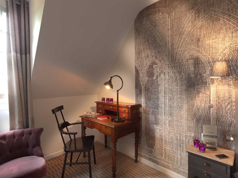 Hotel La Croix Blanche Fontevraud image
