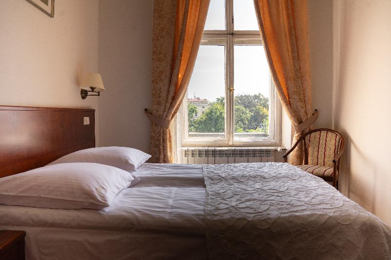 Polonia Hotel image