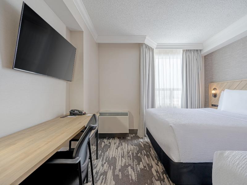Sandman Signature Mississauga Hotel image