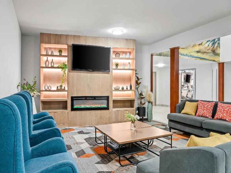 Comfort Inn & Suites image