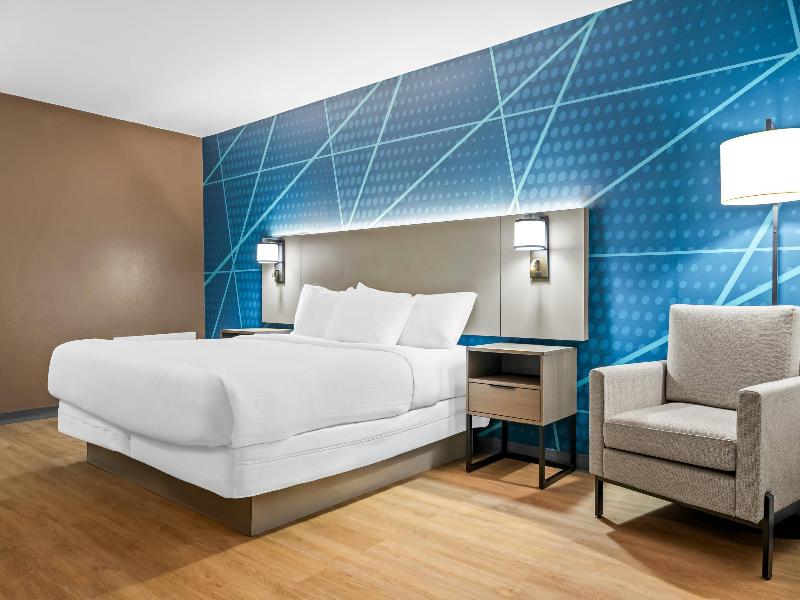 Comfort Inn & Suites image