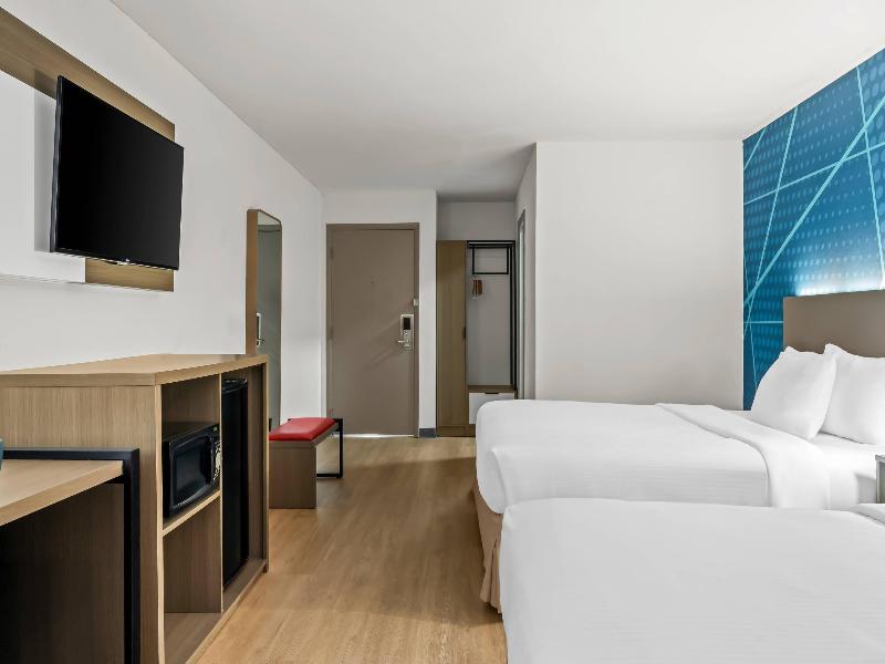 Comfort Inn & Suites image