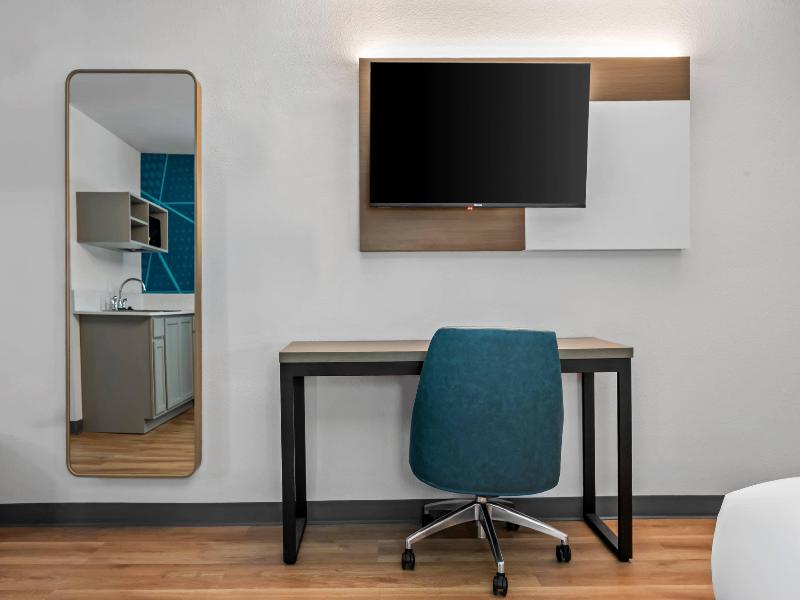 Comfort Inn & Suites image