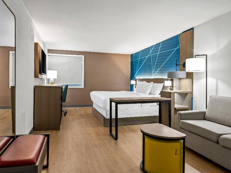 Comfort Inn & Suites image