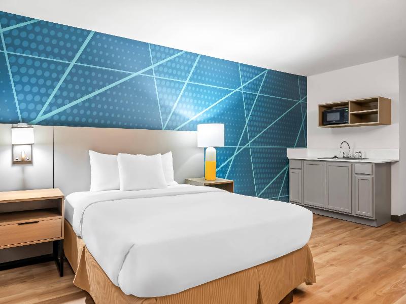 Comfort Inn & Suites image