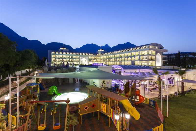 Karmir Resort & Spa Hotel