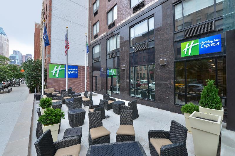 Holiday Inn Express Manhattan Midtown West image