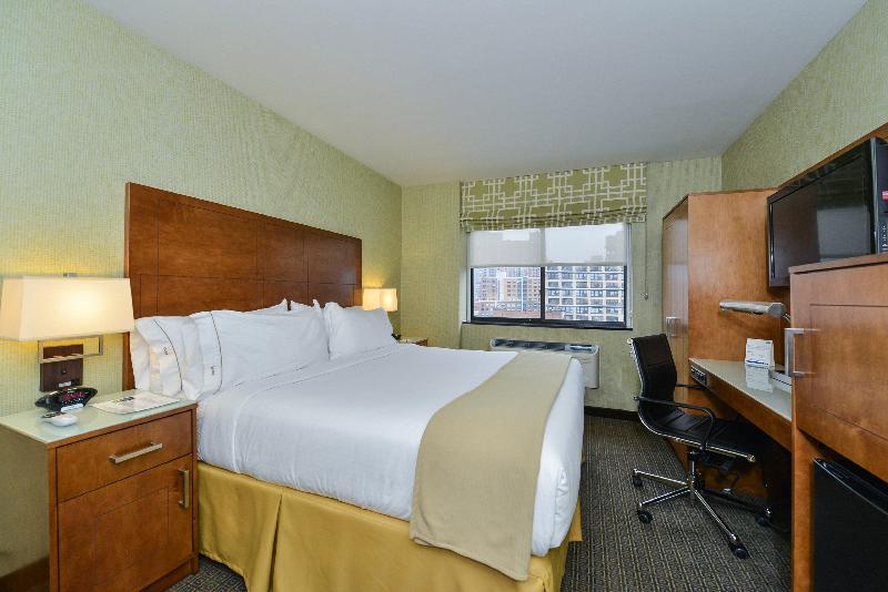 Holiday Inn Express Manhattan Midtown West image