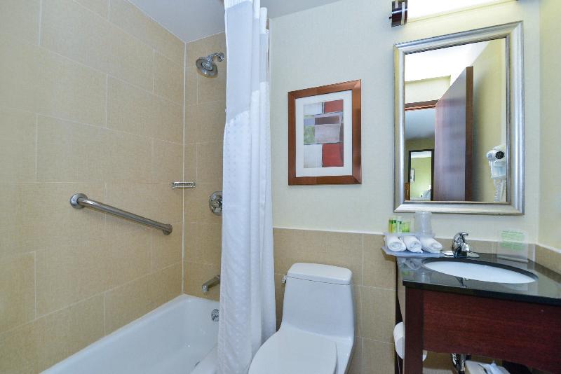 Holiday Inn Express Manhattan Midtown West image