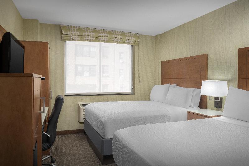 Holiday Inn Express Manhattan Midtown West image