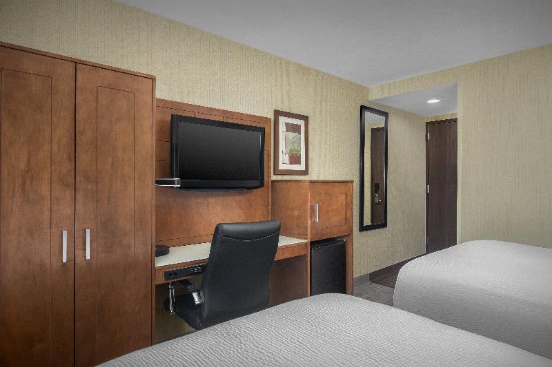 Holiday Inn Express Manhattan Midtown West image