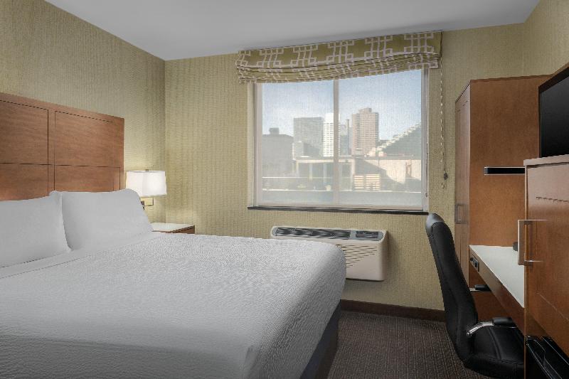 Holiday Inn Express Manhattan Midtown West image