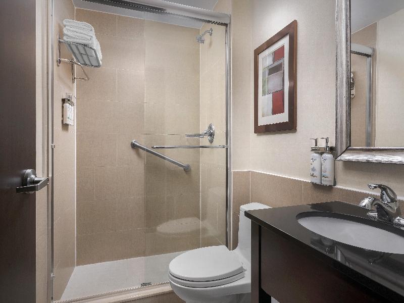 Holiday Inn Express Manhattan Midtown West image