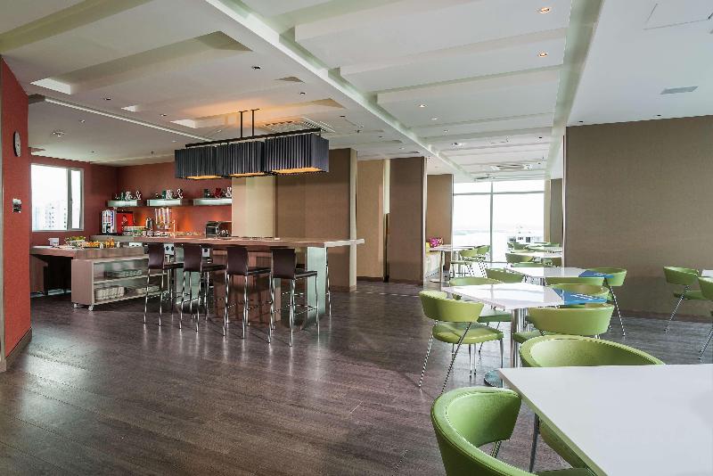 Hampton by Hilton Cartagena image