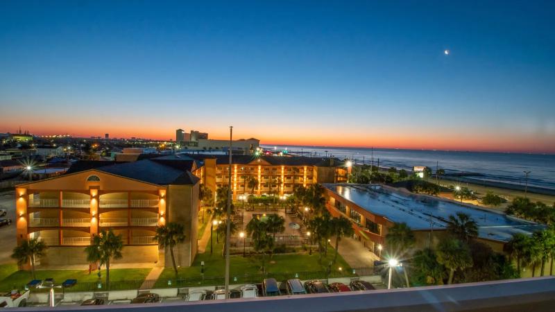 Clarion Pointe Galveston Beachfront image