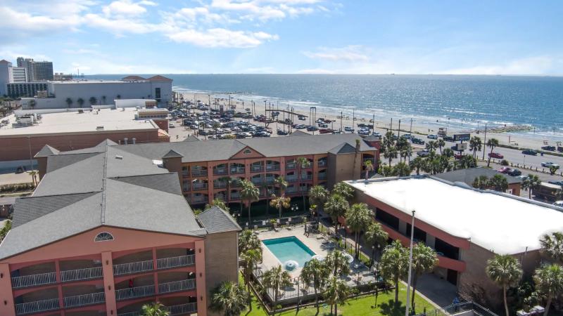 Clarion Pointe Galveston Beachfront image