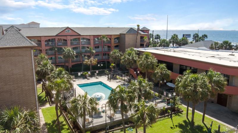 Clarion Pointe Galveston Beachfront image