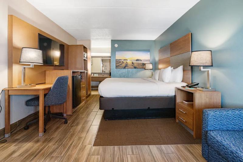 Clarion Pointe Galveston Beachfront image