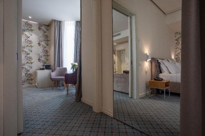 Jump Inn Hotel Belgrade image