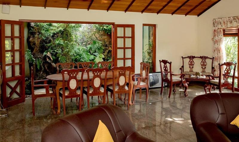 Villa Shade image