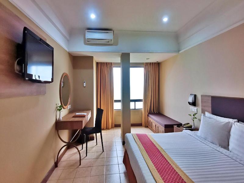 Corus Paradise Resort image