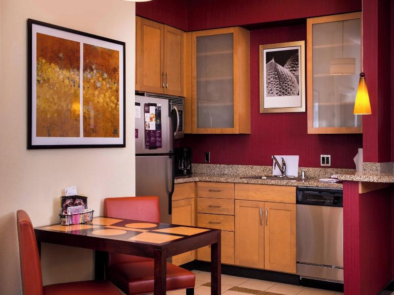 Studio Suite, 1 King Bed with Sofa bed (1 King Bed and 1 Double Sofa Bed)