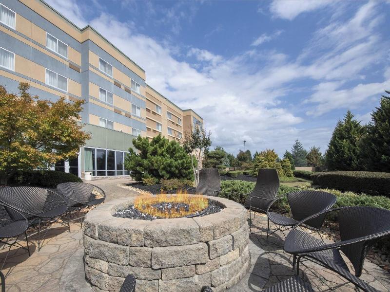 Courtyard Atlanta McDonough image
