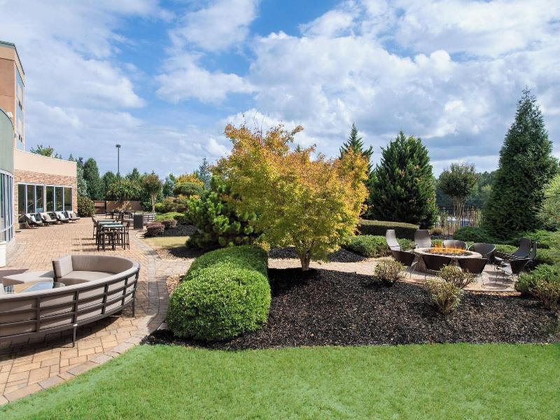 Courtyard Atlanta McDonough image