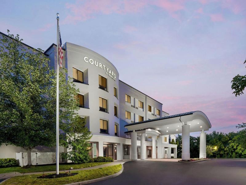 Courtyard Hartford Farmington image