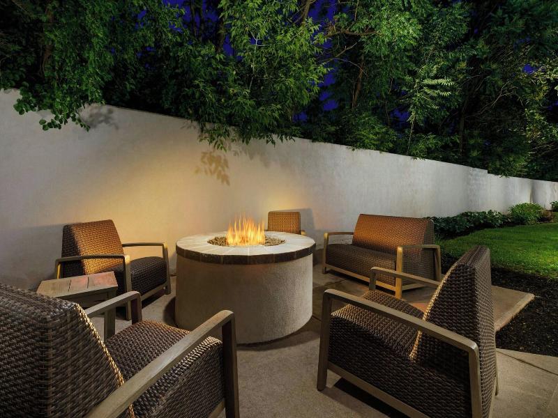 Courtyard Hartford Farmington image
