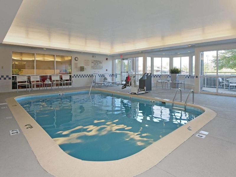 Fairfield Inn & Suites Bloomington image