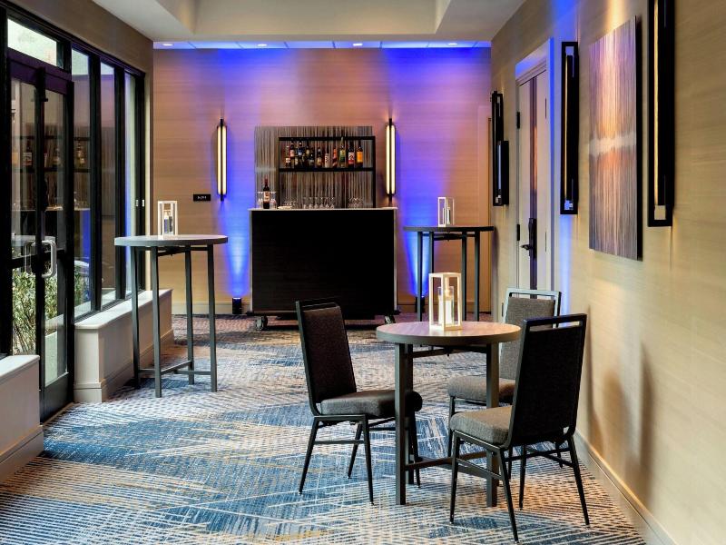 Boston Marriott Peabody image