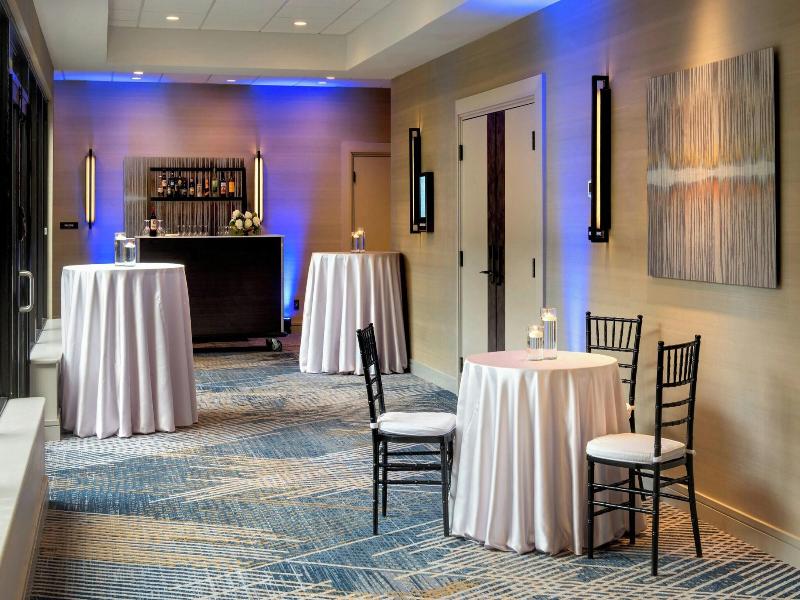 Boston Marriott Peabody image