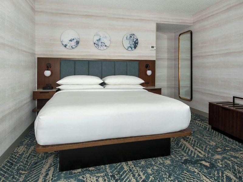 Boston Marriott Peabody image