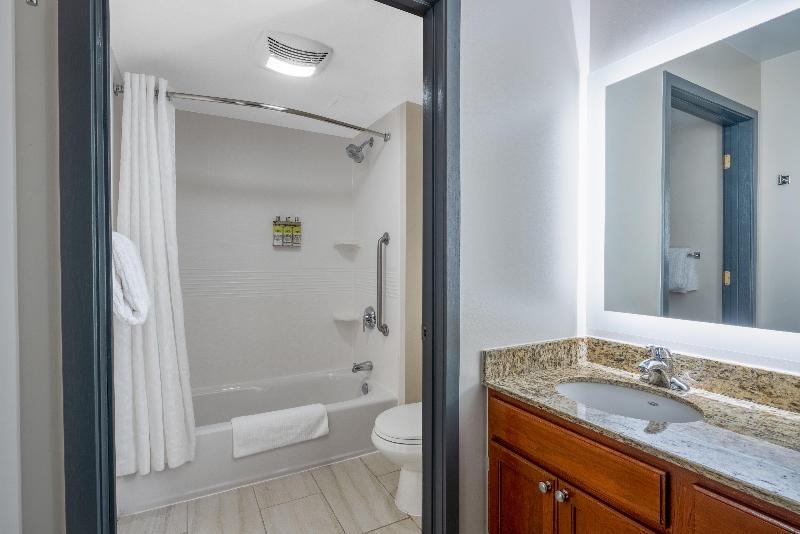 Candlewood Suites Boston North Shore - Danvers image